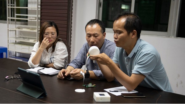 召開視頻會議解決客戶精密醫(yī)療注塑加工難點(diǎn)