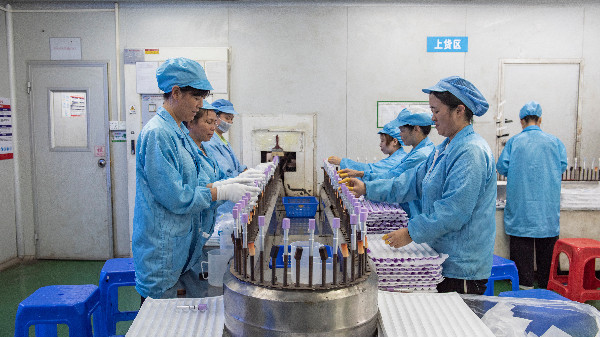 塑料注塑加工收縮問題怎么解決呢？