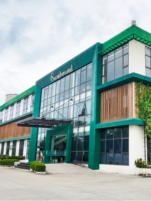 悲愴震川史，奮進世邦人